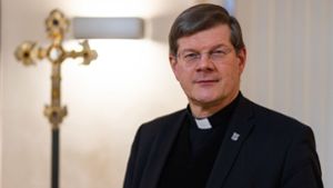 Der Freiburger Erzbischof Stephan Burger reagiert auf den Missbrauchsbericht. Foto: dpa/Philipp von Ditfurth
