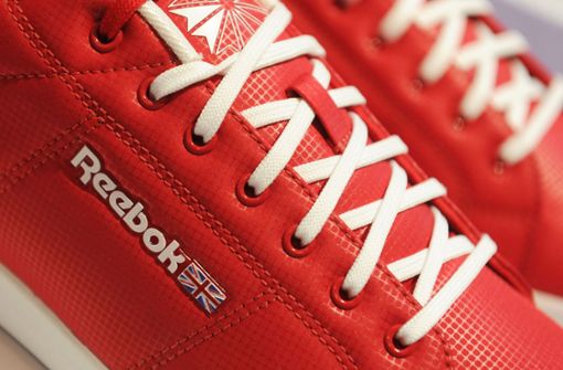 Adidas will sich von Reebok trennen. Foto: AFP/CHRISTOF STACHE