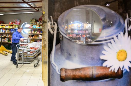 Willi Bauer betreibt mit seiner Frau zwei Supermärkte im Großraum Stuttgart. Foto: dpa/Sebastian Gollnow