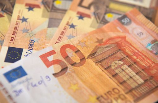 Diese 50-Euro-Scheine sehen echt aus, sind aber Fälschungen. Foto: dpa