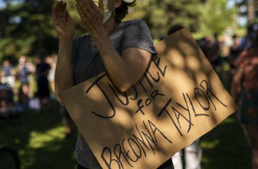 Die Schüsse waren bei einer Mahnwache für Breonna Taylor gefallen. (Symbolfoto) Foto: AFP/Stephen Maturen