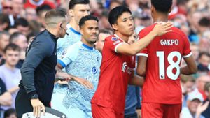 Der Moment seines Premier-League-Debüts: Liverpools Wataru Endo (2.v.r.) wird in der 62. Minute für Cody Gakpo eingewechselt. Foto: imago/Shutterstock