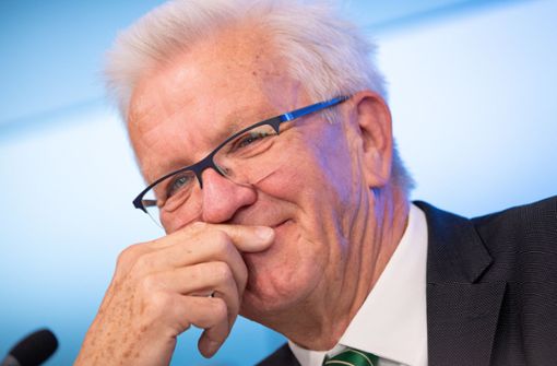 Alle Argumente gut abgewogen? Baden-Württembergs Ministerpräsident Winfried Kretschmann will’s noch mal wissen. Foto: dpa