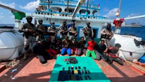 Die indische Marine hat offenbar die Besatzung eines Frachtschiffs aus der Hand von somalischen Piraten befreit. Foto: Uncredited/Indian Navy/AP/dpa