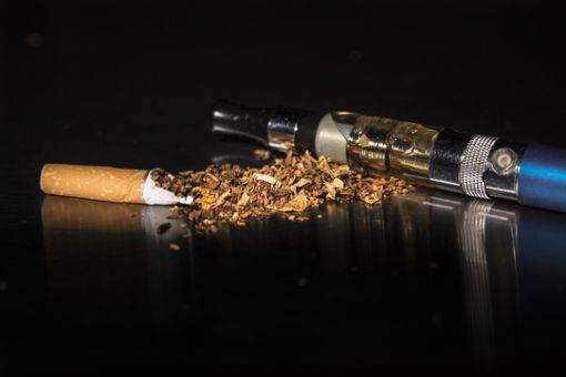 In welchen Abfall gehören die E-Zigaretten? Foto: CatherineLProd / shutterstock.com