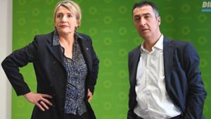 Wollen den Kampf annehmen: die Grünen-Chefs Simone Peter und Cem Özdemir Foto: dpa