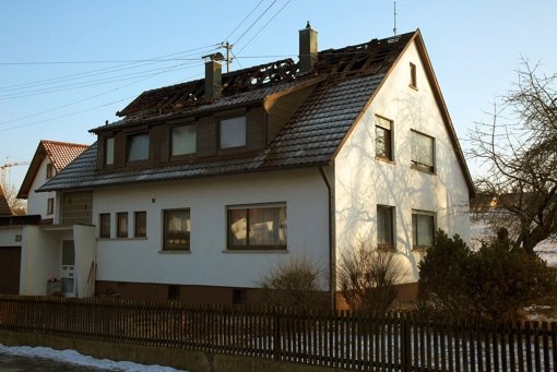 Bei dem Feuer an der Seilerstraße entstand ein Schaden von mindestens 100 000 Euro. Das Dachgeschoss und der Dachstuhl hatten in Flammen gestanden. Foto: Thomas Krämer