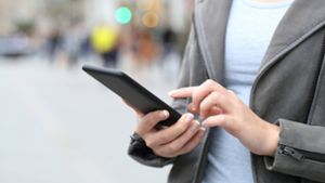 Über Smartphone und Co zum Azubi: Die Coronapandemie hat den Trend zur digitalen Nachwuchssuche beschleunigt. Foto: imago/AntonioGuillem