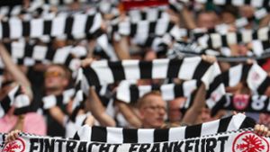 Gegen zwei Fußballfans von Eintracht Frankfurt wurden nach Krawallen in Italien hohe Strafen verhängt (Symbolbild). Foto: IMAGO/osnapix/IMAGO/osnapix / Hirnschal