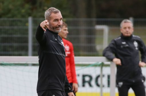 Nach Pausen wegen Verletzungen kann VfB-Trainier Tim Walter mit vier Rückkehrern trainieren. Foto: Pressefoto Baumann/Hansjürgen Britsch