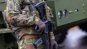 Ein Bundeswehrsoldat soll Kontakt zur rechtsextremen Gruppe „Knockout 51“ gehabt haben (Symbolfoto). Foto: imago images/photothek/Leon Kuegeler/photothek.de via www.imago-images.de