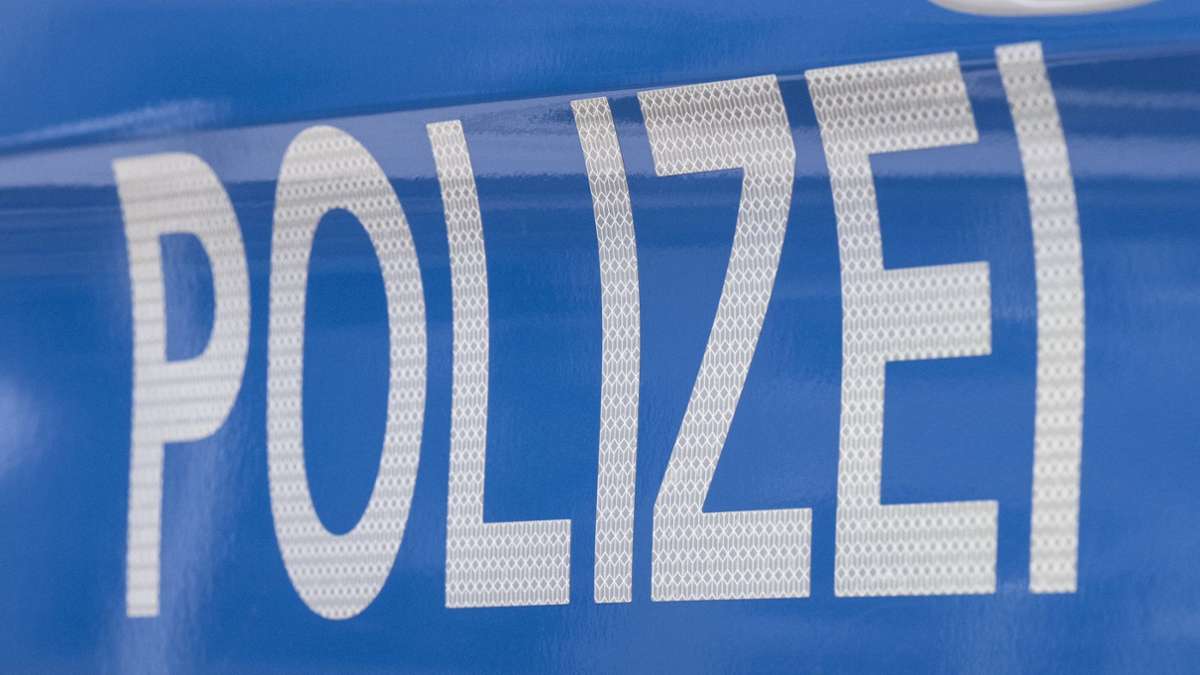 Stuttgarter Polizei sucht Zeugen: Exhibitionist belästigt Seniorin sexuell