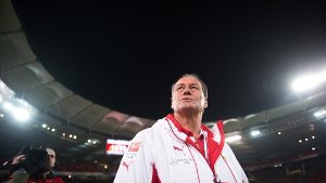 Der VfB Stuttgart um den Trainer Huub Stevens ist bei den TV-Zuschauern von Sky durchaus beliebt.  Foto: dpa