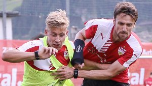 Mart Ristl (links) und Christian Gentner treten am Sonntagabend mit dem VfB Stuttgart gegen Viktoria Pilsen an.  Foto: Pressefoto Baumann