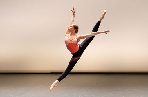 Tanz, der verzaubert – und die Zufriedenheit hebt: Ava Arbuckle von  der John-Cranko-Schule in Stuttgart. Foto: Roman Novitzky