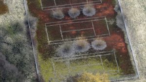 Die ungenutzten Tennisplätze im Winzerhäuser Tal sollen weichen. Foto: Archiv (Werner Kuhnle)