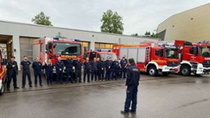 Der Hochwasserzug der Feuerwehren aus dem Kreis Ludwigsburg in Bietigheim vor der Abfahrt in Richtung Saarland. Foto: privat