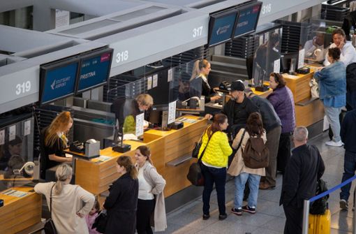 Es werden wieder immer mehr Fluggäste am Flughafen Stuttgart. Foto: Lichtgut/Leif Piechowski
