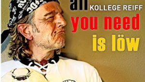Kollege  Reiff gibt das Motto aus: „All You Need is Löw“. Foto: 7US/Media Group