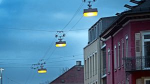 Es werde Licht: Bei der Frage, wer wie viel für die Straßenbeleuchtungsnetze zahlen muss, gibt es Klärungsbedarf. Foto: factum/Archiv