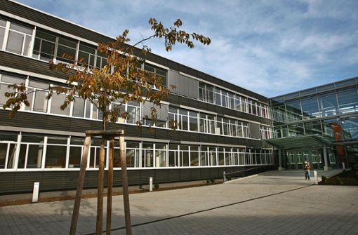 Die Fritz-Ruoff-Schule in Nürtingen ist eine von insgesamt neun beruflichen Schulen in Trägerschaft des Landkreises Esslingen. Foto: Horst Rudel