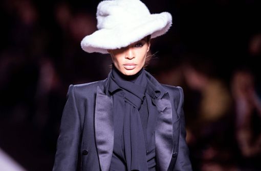 Das US-Model Joan Smalls präsentierte die neue Kollektion von Tom Ford auf der New Yorker Fashion Week. Foto: AFP