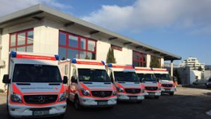 Fünf neue Rettungsfahrzeuge für den Rems-Murr-Kreis. Foto: Rotes Kreuz