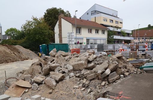 Erzwingt Umweg: für Fußgänger nicht geeignete Baustelle der Klosterstraße. Foto: Patricia Sigerist