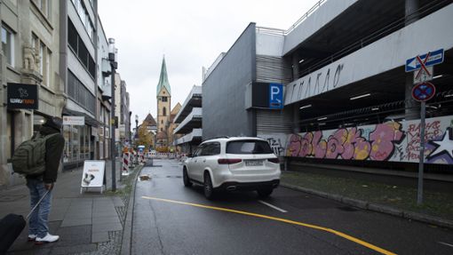Über die schmale Esslinger Straße sollen täglich bis zu 4000 Fahrzeuge rollen. Foto: Lichtgut//Leif Piechowski