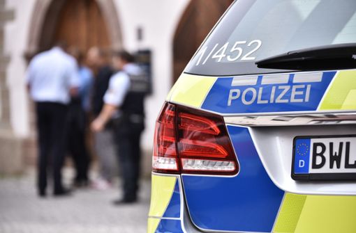 Die Polizei ermittelt nach einem gefährlichen Eingriff in den Straßenverkehr (Symbolbild). Foto: Weingand/StZN