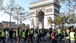 Bei Protesten gegen höhere Spritpreise ist in Frankreich eine Frau ums Leben gekommen. Foto: AFP