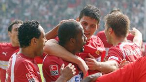 Thomas Hitzlsperger, Mario Gomez und Cacau (v.r.n.l.) erzielten die Tore für den VfB Stuttgart beim 3:2-Sieg gegen den VfL Bochum am 12. Mai 2007. Foto: Pressefoto Baumann/Alexander Keppler