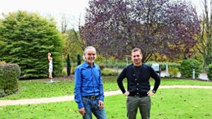 Ewald Mack und Detlef Christiansen (v.l.) arbeiten in Heilbronn und wollen das Einkaufszentrum an der Leharstraße in Botnang revitalisieren. Foto: Torsten Ströbele