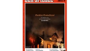 „Dunkles Deutschland“ – das Nachrichtenmagazin „Spiegel“ zeigt auf seinem Titel ein Bild vom brennenden Flüchtlingswohnheim in Weissach im Tal. Foto: Spiegel