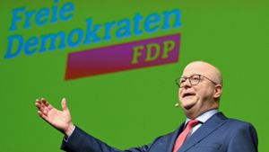 FDP-Landeschef Michael Theurer wurde am Samstag beim Parteitag wiedergewählt. Foto: dpa/Bernd Weißbrod