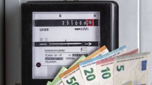 Die EnBW erhöht die Strompreise zum 1. April um 15,9 Prozent. Für Verbraucher könnte sich ein Anbieterwechsel lohnen. Foto: imago//Weingartner-Foto