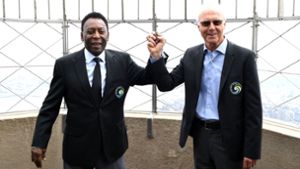 Pelé und Franz Beckenbauer verband die Liebe zum Fußball. Foto: AFP/TIMOTHY A. CLARY