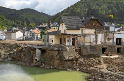 Die Ortschaft Rech: Viele Gebäude sind komplett  bei der Flutkatastrophe zerstört oder weggespült worden. Foto: dpa/Boris Roessler