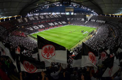 Die Frankfurt Fans sind schon jetzt reif für die Champions League Foto: AFP