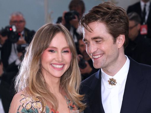Suki Waterhouse und Robert Pattinson sind zum ersten Mal Eltern geworden. Foto: imago/ABACAPRESS