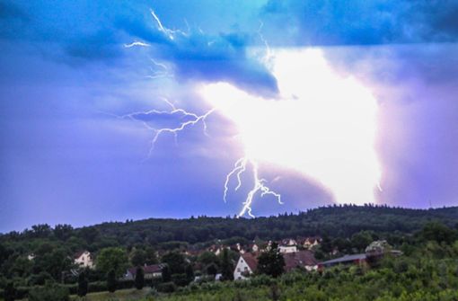 Zum Wochenbeginn rechnet der Deutsche Wetterdienst mit weiteren Gewittern. Foto: 7aktuell.de/Fabian Geier
