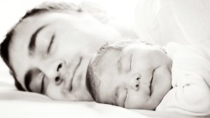So zufrieden und entspannt sieht ein Leben mit Baby vor allem auf Werbefotos aus. Foto: Fotolia