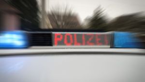 Die Stuttgarter Polizei bittet Zeugen um Hinweise zu einem aggressiven Mann (Symbolbild). Foto: Phillip Weingand/STZN