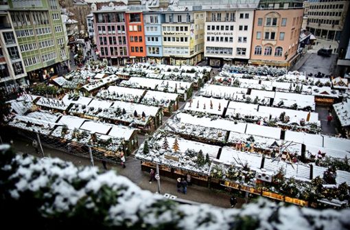 Angezuckterte Dächer auf dem Weihnachtsmarkt – ein bisschen Winter. Foto: Lg/Piechowski