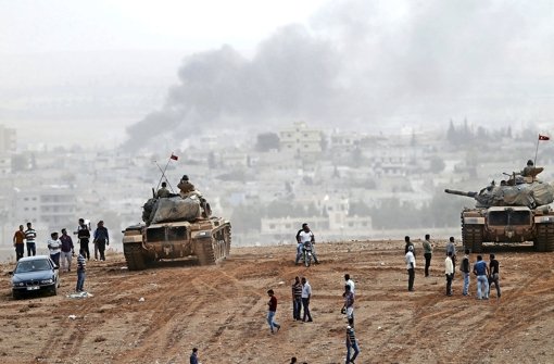Oktober 2014: Türkische Panzer an der Grenze zur syrischen Stadt Kobane Foto: dpa