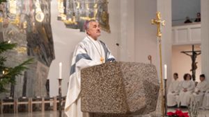 Weihbischof Thomas Maria Renz hat vor einer voll besetzten Kirche gepredigt. Foto: Lichtgut/Julia Schramm