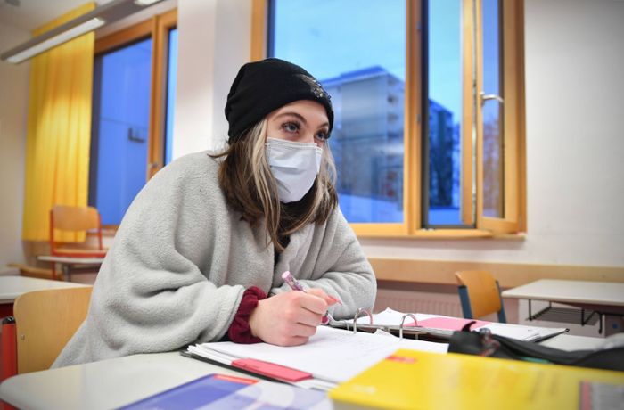 Schule in Baden-Württemberg: Auch in  Klassenzimmern könnte es  kälter werden