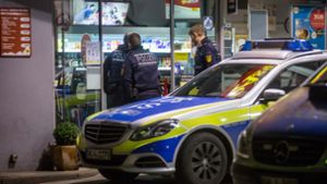 Die Polizei ermittelt nach einem Raubüberfall auf eine Tankstelle in Stuttgart Foto: 7aktuell.de/Simon Adomat