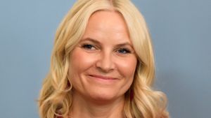 Norwegens Kronprinzessin Mette-Marit leidet seit 2018 an Lungenfibrose, kann ihre royalen Aufgaben deshalb nur eingeschränkt wahrnehmen. Foto: Gints Ivuskans/Shutterstock.com