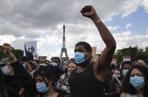 Auch in Paris haben in diesen Tagen tausende Menschen gegen Rassismus und Polizeigewalt demonstriert. Foto: AP/Francois Mori
